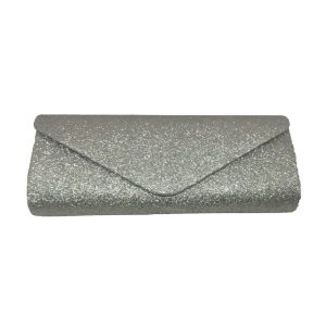 cartera plateada sobre