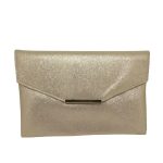 Cartera de brillo dorada con forma de sobre